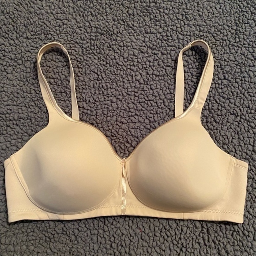 Vanity fair solid cream size 38D bra